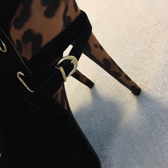 Brand New Leopard & Black Heels By ANNE MICHELLE- Box 42 - Picture 3 of 5